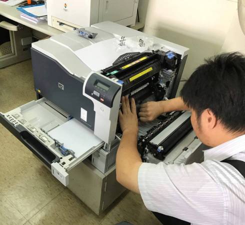 HP CP5225 進紙組斷裂維修