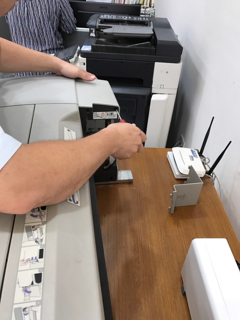 泓統資訊-HP DJ-500繪圖機更換送紙座﻿