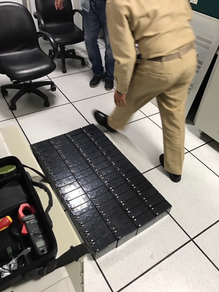 泓統資訊-飛瑞20KVA不斷電系統更換電池